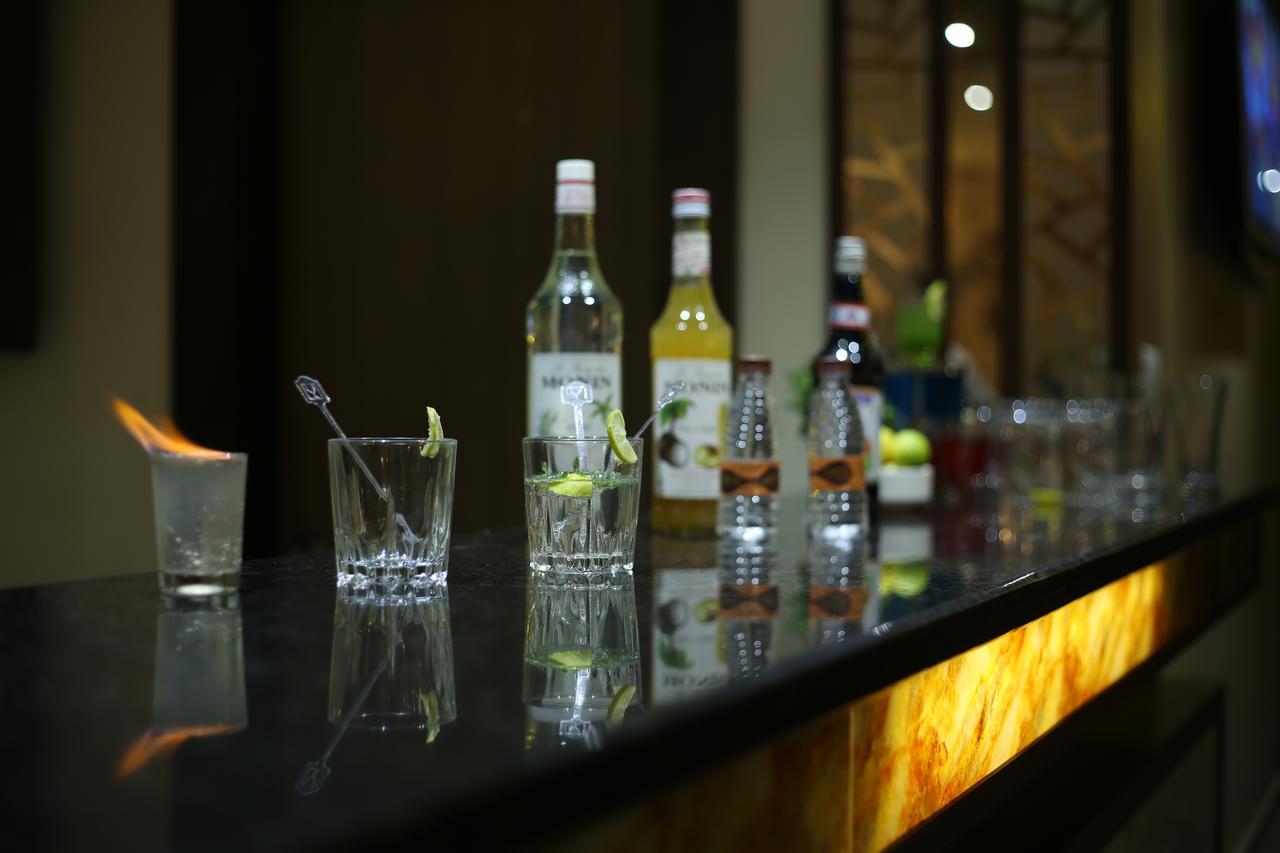 Hotel Indraprasttha Vidzsajavádá Kültér fotó