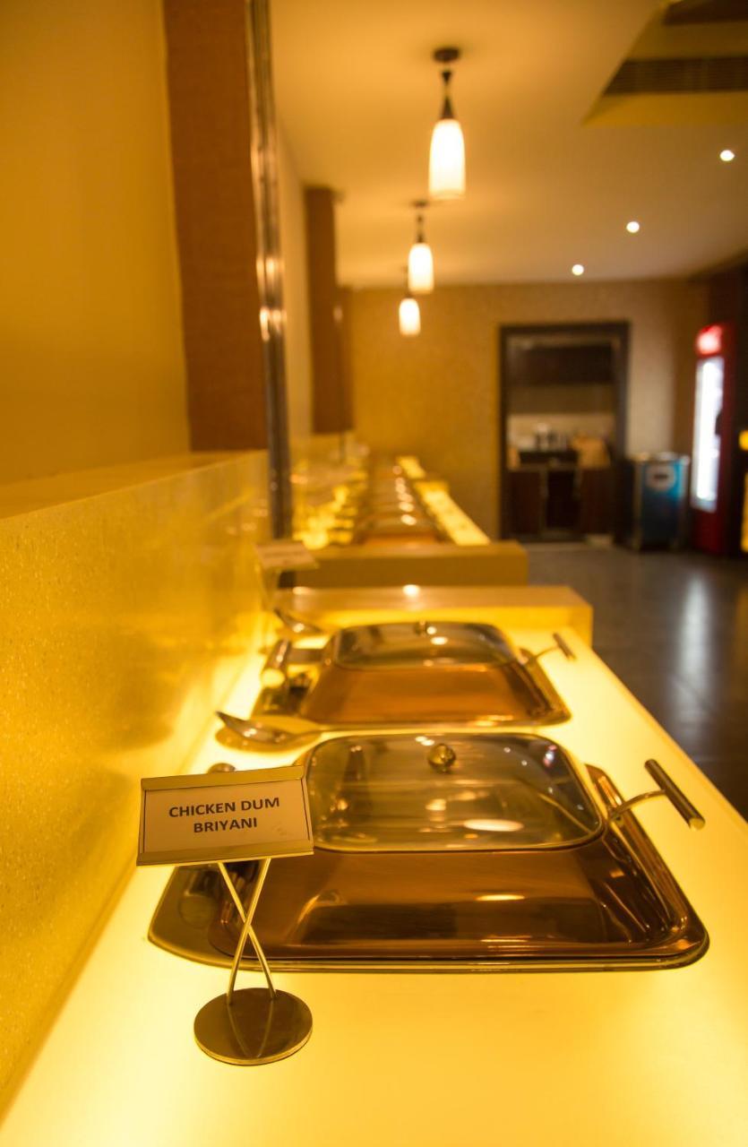 Hotel Indraprasttha Vidzsajavádá Kültér fotó
